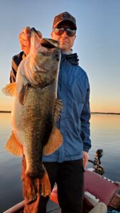 9 pound 13 ounce lake toho bass